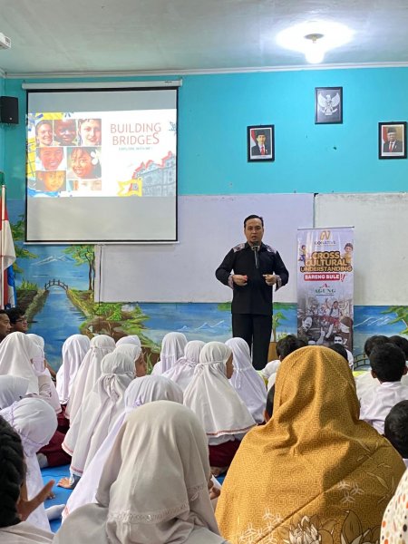 SD Negeri Yogyakarta cross cultural bersama bule