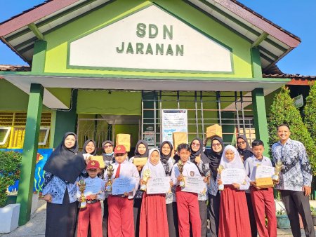 SD Negeri Yogyakarta Penyerahan Hadiah Lomba Senam Kreasi Haornas 2023